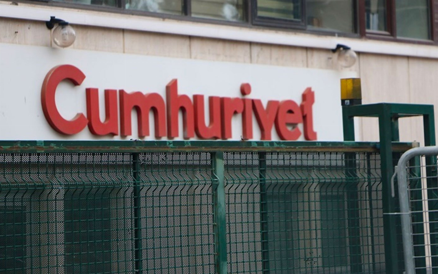 Cumhuriyet'te istifalar sürüyor