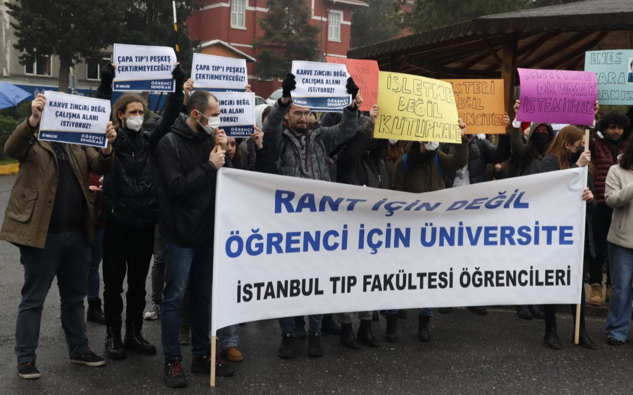 İstanbul Tıp Fakültesi öğrencileri: Kahve zinciri şubesi değil kütüphane ve laboratuvar istiyoruz