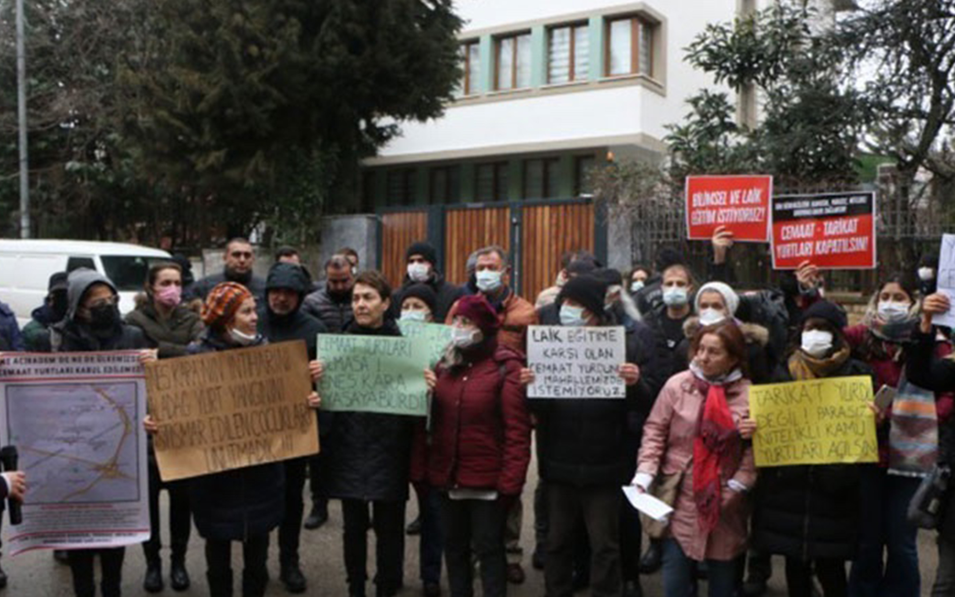 Cemaat yurduna karşı eylem