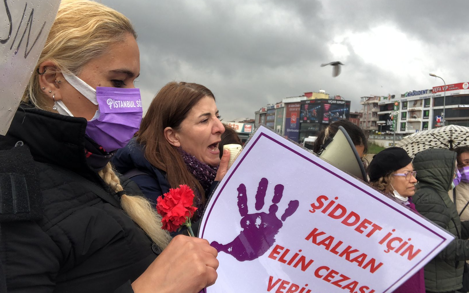 Çekmeköy'de kadınlardan Gözde Çelen için eylem