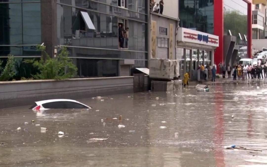 Ankara’da sağanak sonrası su baskını