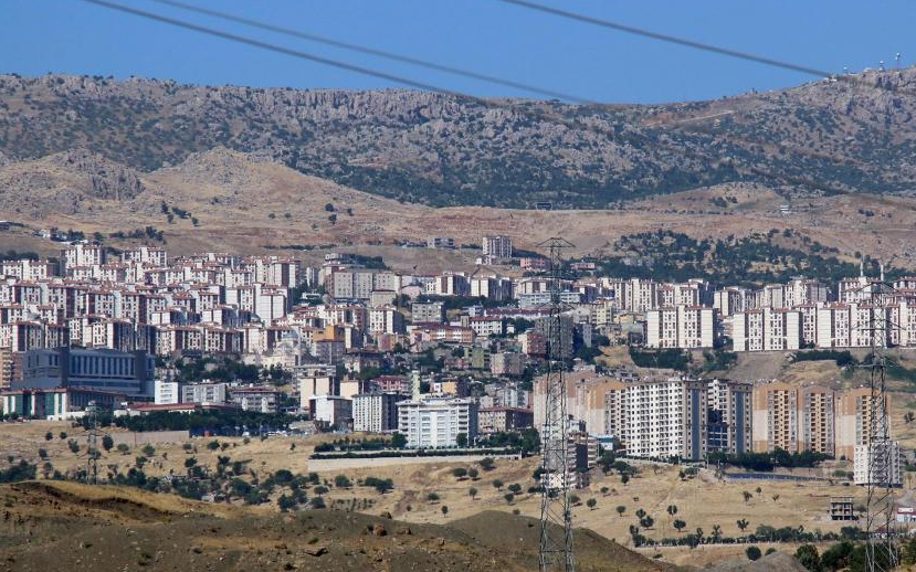 Kriz, Şırnak’ta hastane yapımını durdurdu