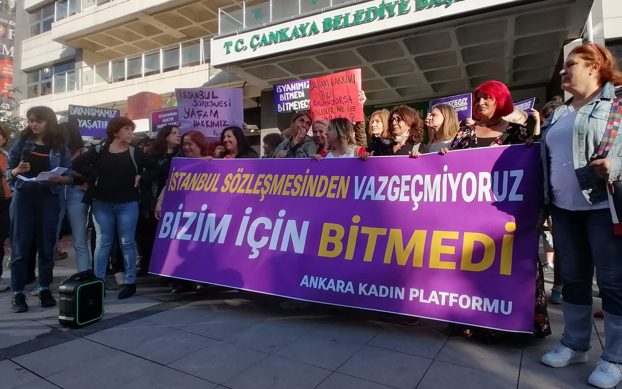 "Kadınların yaşamını cehenneme çevirenlerden hesap soracağız"