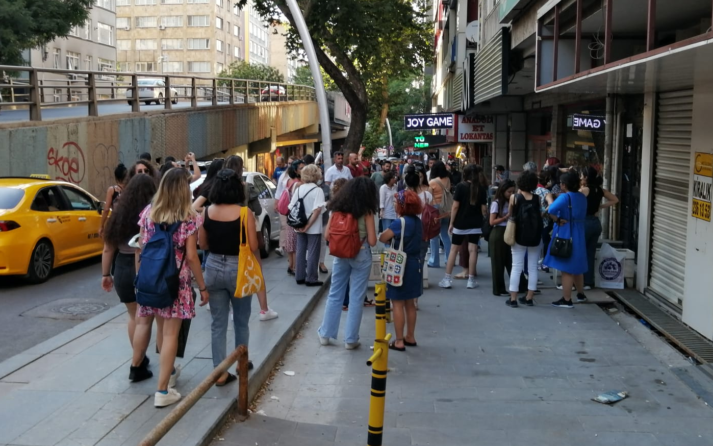 Kadınların 'İstanbul Sözleşmesi' eylemine polis saldırısı!