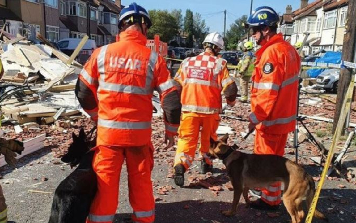 Londra’da gaz patlaması nedeniyle bina çöktü