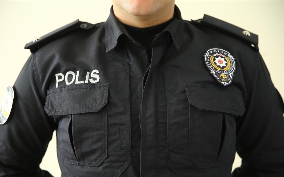 Kadınları fuhşa zorlayan polis tutuklandı