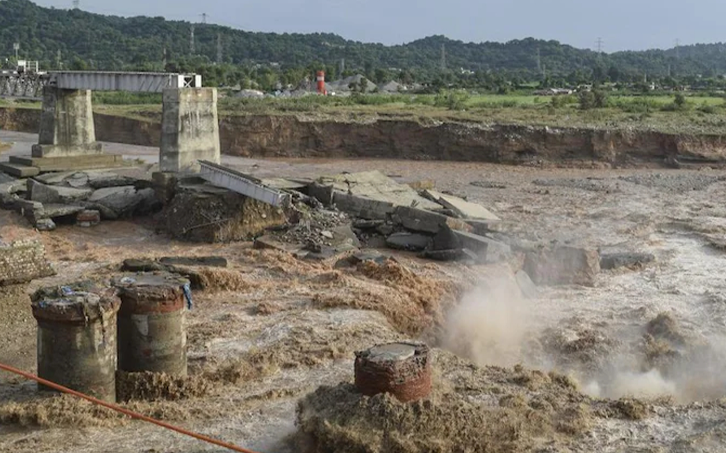 Hindistan'da sel felaketi: 22 ölü, 8 kayıp