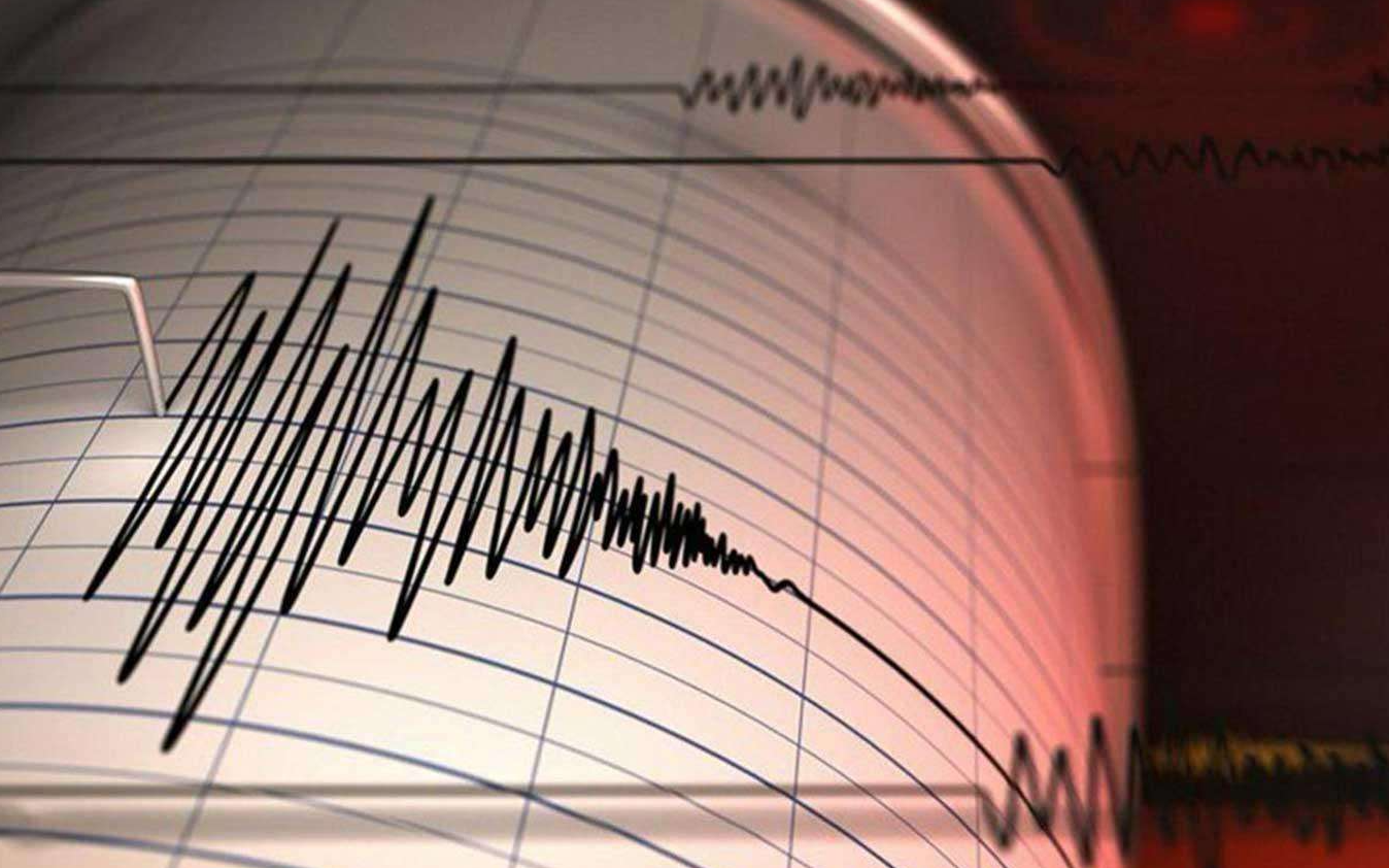 Endonezya’da 6,1 büyüklüğünde deprem