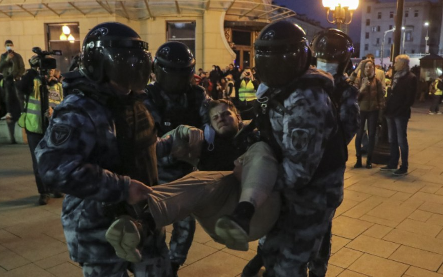 Almanya, Rusya'da askerliği reddedenlere iltica hakkı tanıyacak