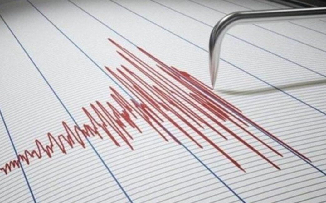 İtalya'da 5,7 büyüklüğünde deprem