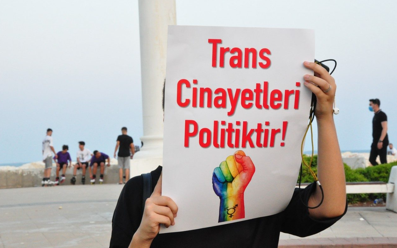 İzmir'de trans bir kadın katledildi!