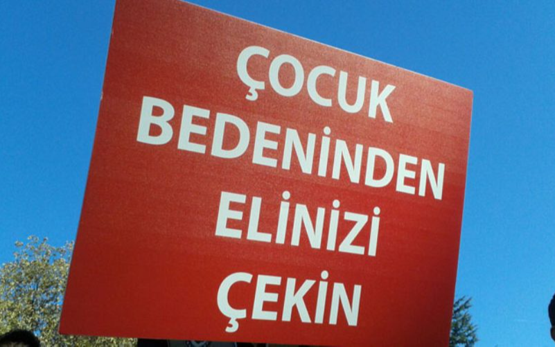 15 yaşındaki kız çocuğunu istismar eden 3 kişi tutuklandı