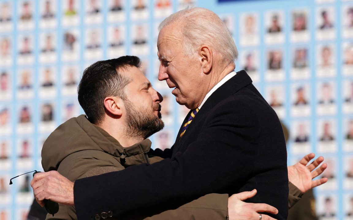 Biden, Kiev'de: 'Hedefimiz Batı silahlarının zaferi'