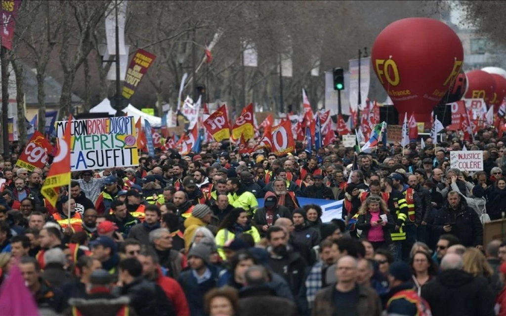 Fransa'da emeklilik reformu Senato'da onaylandı