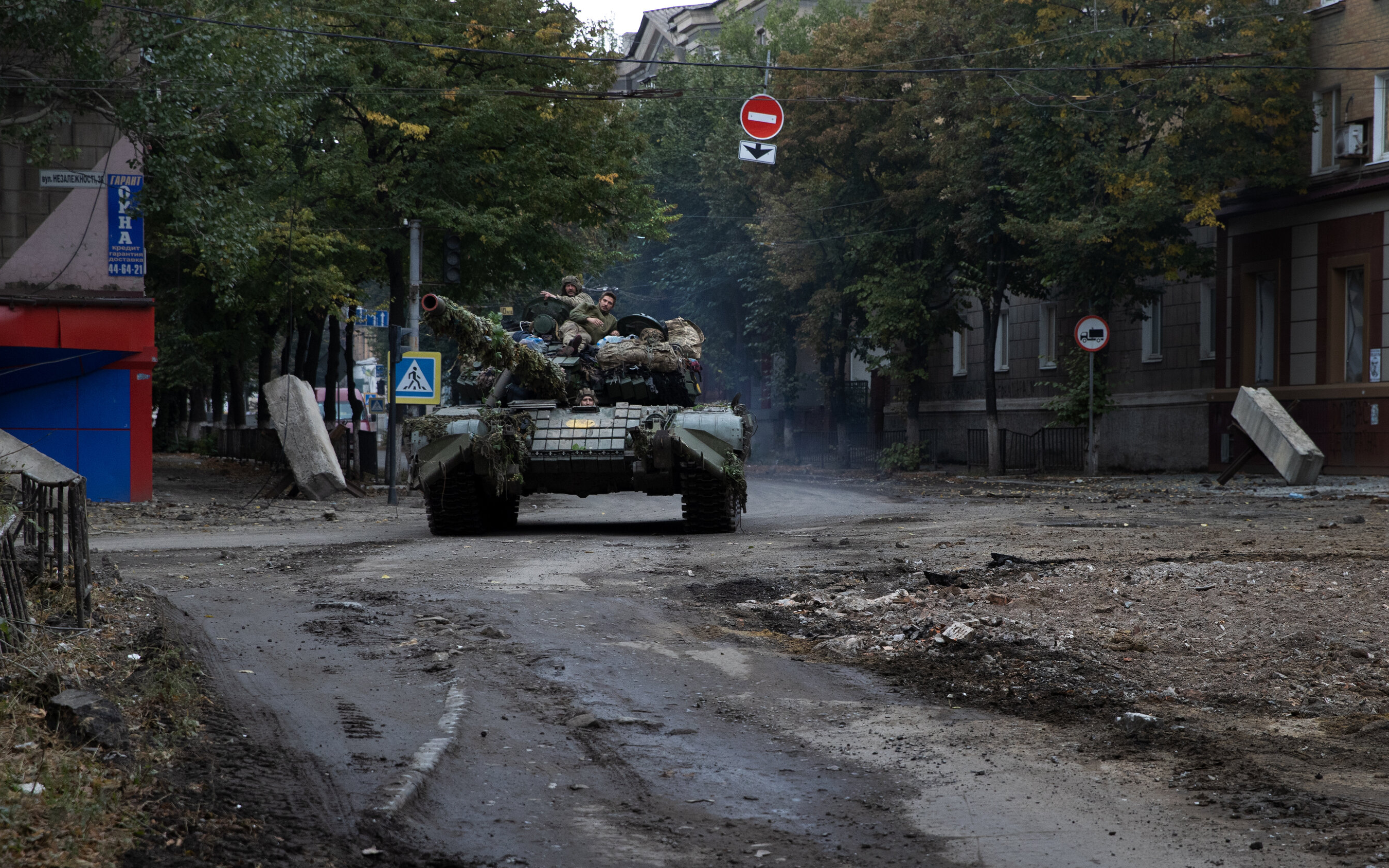 Rus ordusu Artyomovsk'taki AZOM fabrikasını kontrol altına aldı