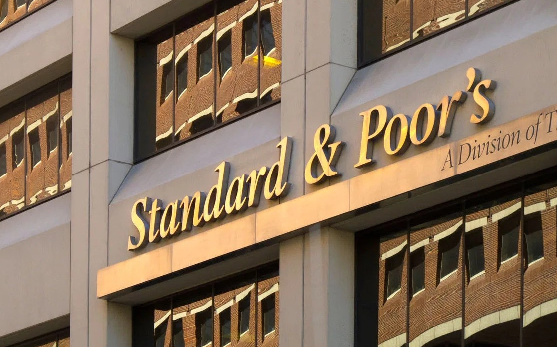 S&P, Türkiye'nin notunu 'negatif'e çevirdi