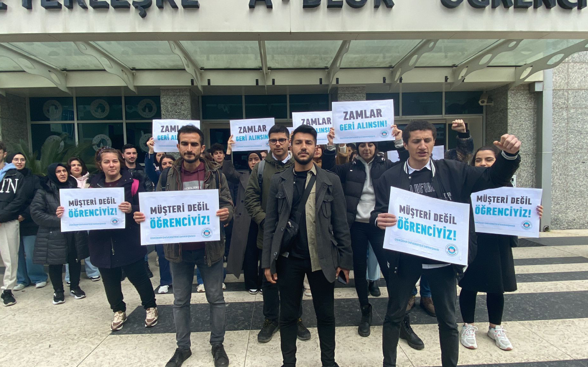 Fahiş zamlara karşı öğrencilerden protesto