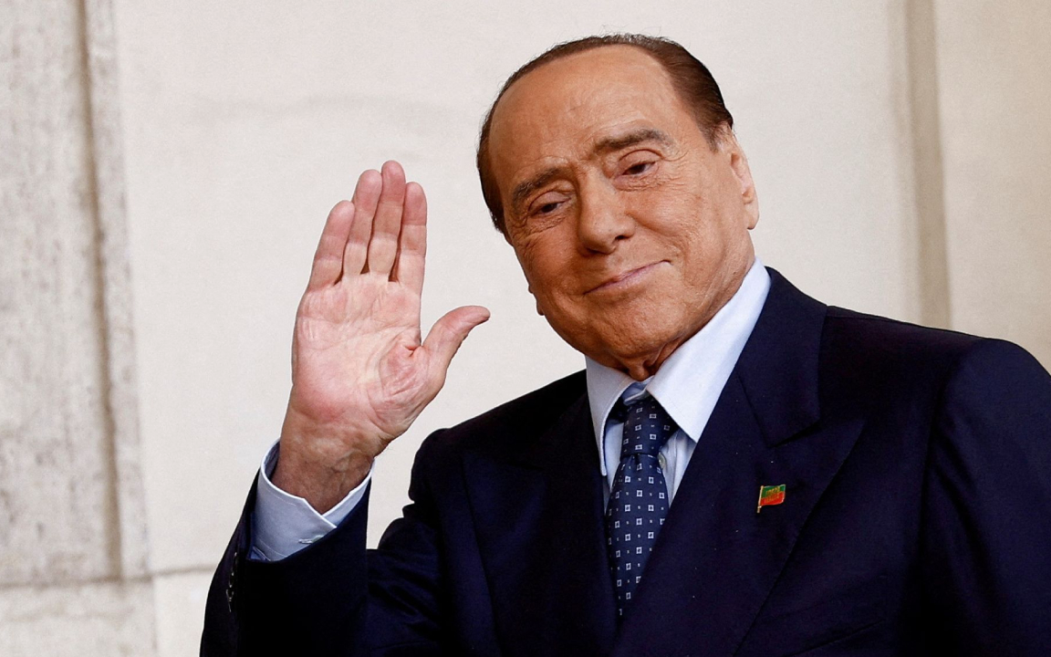 Eski İtalya Başbakanı Silvio Berlusconi hayatını kaybetti