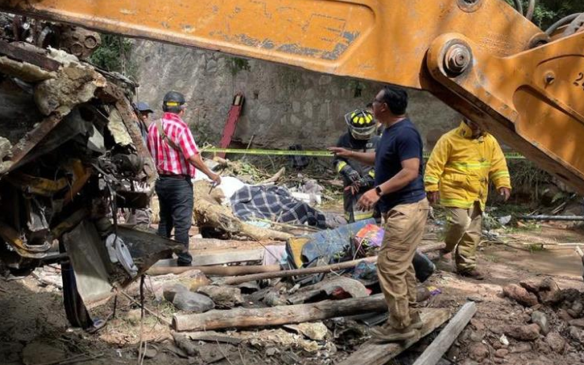 Şarampole düşen otobüste 26 kişi öldü