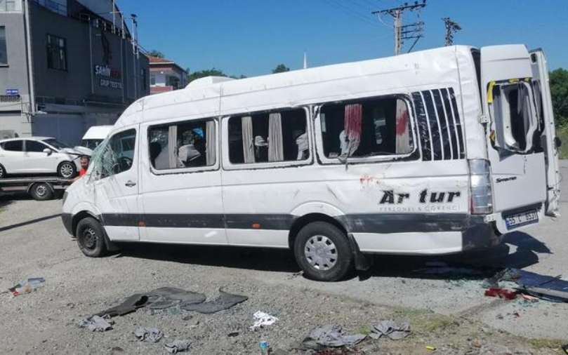 Samsun'da işçi servisi kaza yaptı: 19 yaralı