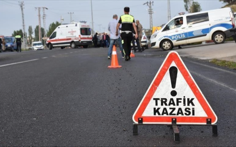 Afyon'da tarım işçilerini taşıyan minibüs devrildi