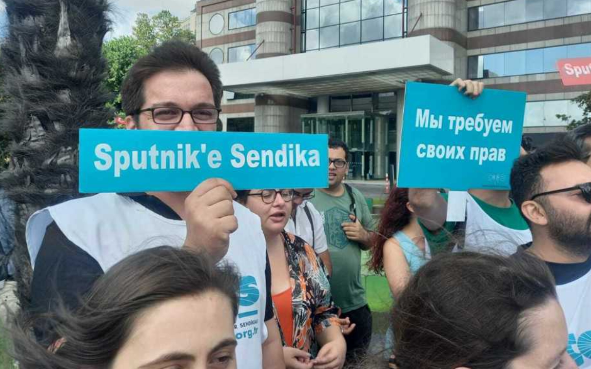 TGS, Sputnik'teki işten çıkarmaları protesto etti