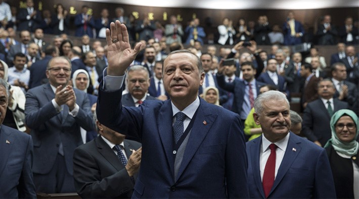 AKP’nin ‘uyum’ yasalarına seçim rötarı