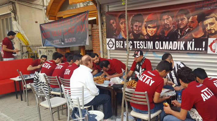 Altay taraftarlarından eski kaptanları Şehmus Özer'in mezarına ziyaret 