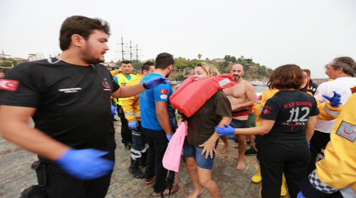 Antalya’da tur teknesi battı: 73 kişi kurtarıldı