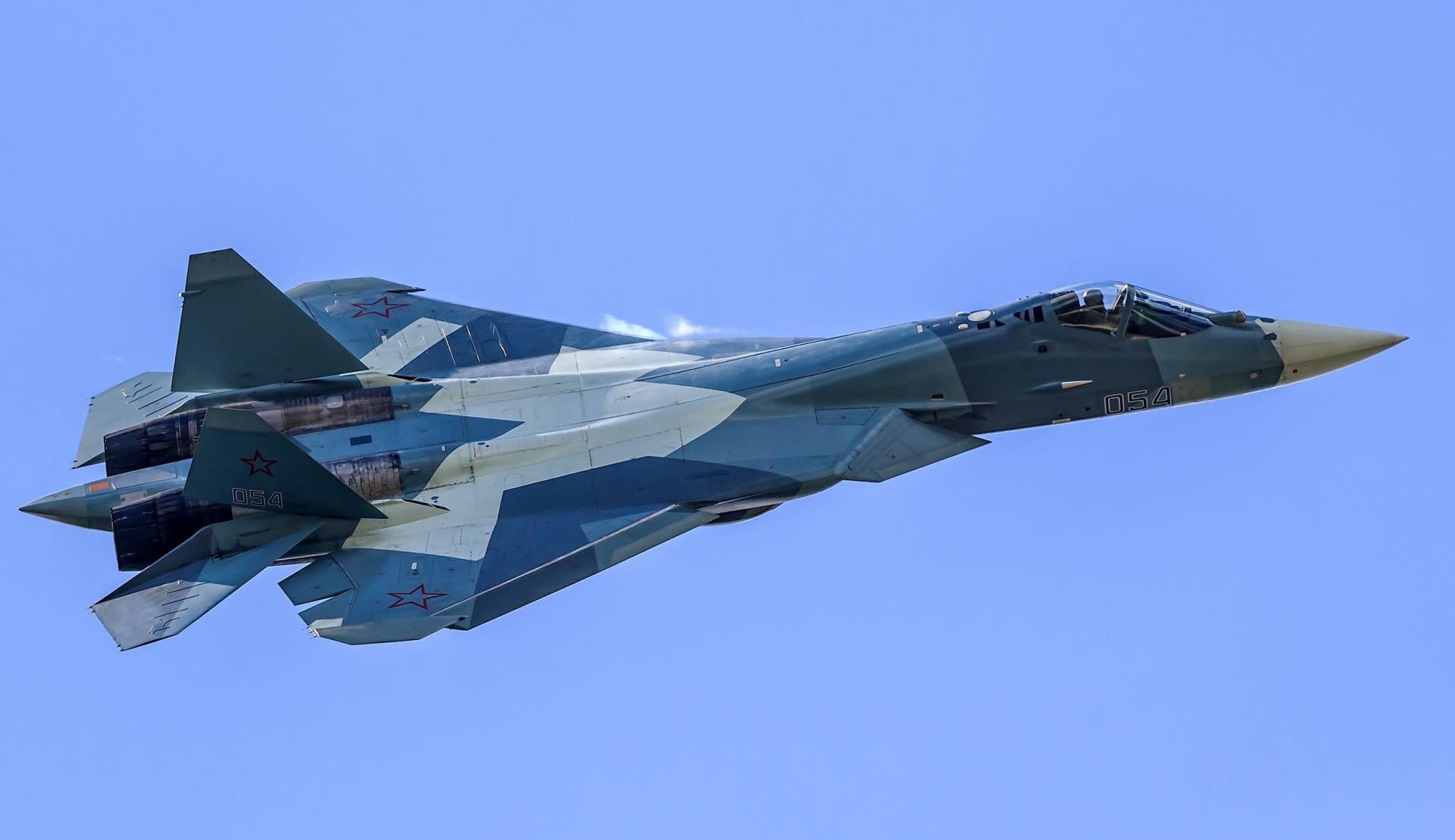 Rusya'da savaş uçakları çarpıştı