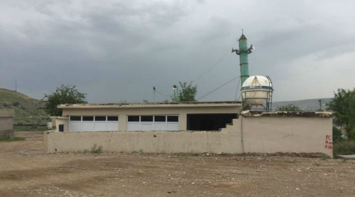 Cizre'de Kürtçe hutbe veren imamın camiye girişi yasaklandı