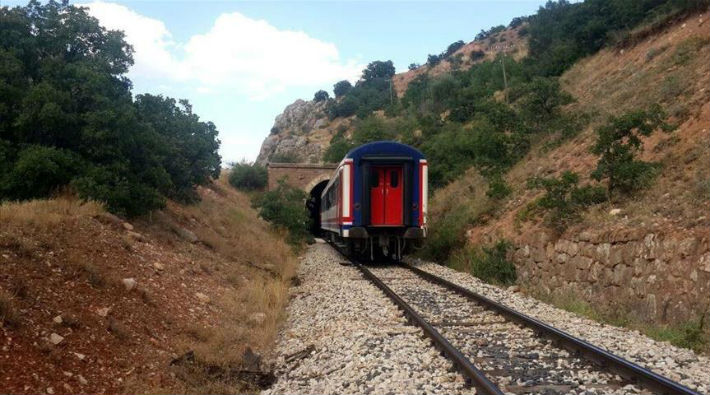 Erzincan-Sivas demiryolunda heyelan 