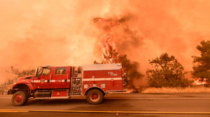FOTO GALERİ | Kaliforniya'daki orman yangınından çarpıcı görüntüler