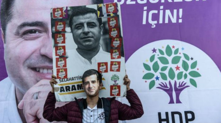 FT: Erdoğan Kürt oylarını engellemekle suçlanıyor