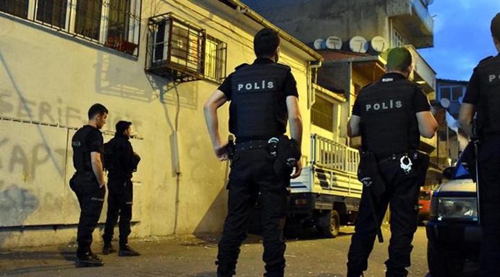 HDP’lilerin evlerine polis baskını