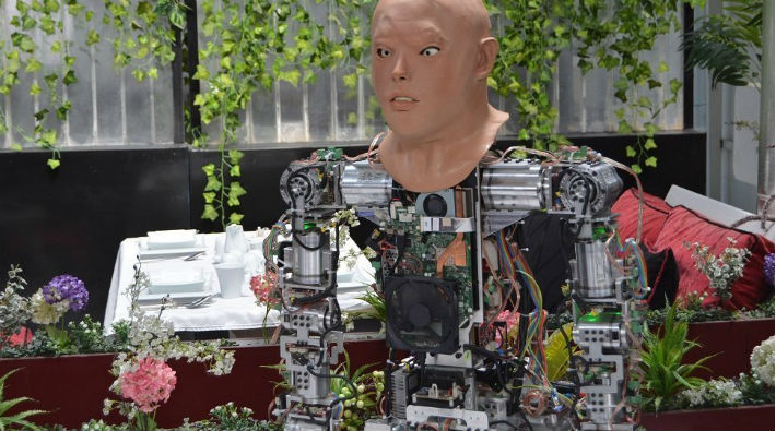 İnsansı robota yüz eklendi