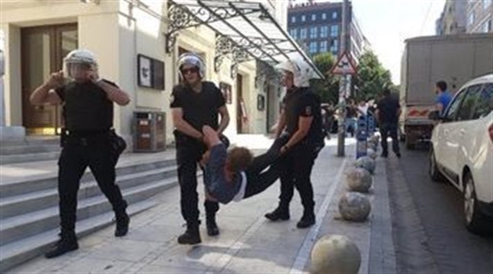 Kadıköy'de işkenceyle gözaltına alınan liseliler serbest bırakıldı