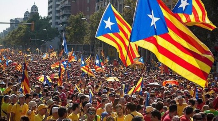 Tutuklu Katalan siyasetçiler özel izinle cezaevinden çıkarak mazbatalarını aldı