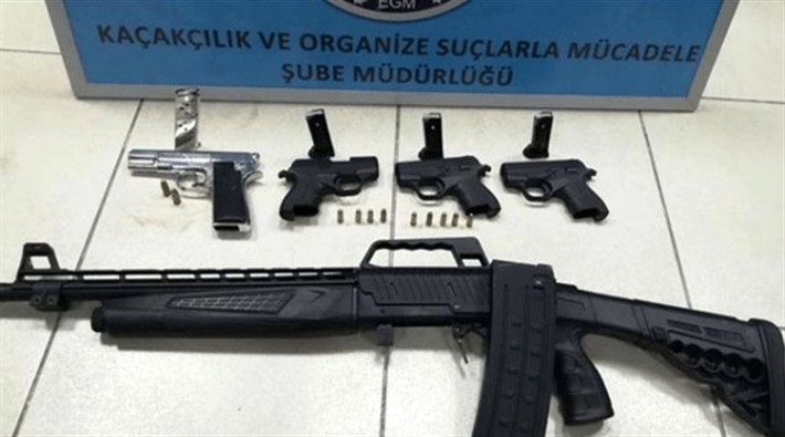 Piyasaya silah satan çeteden polisler çıktı: Çok sayıda gözaltı