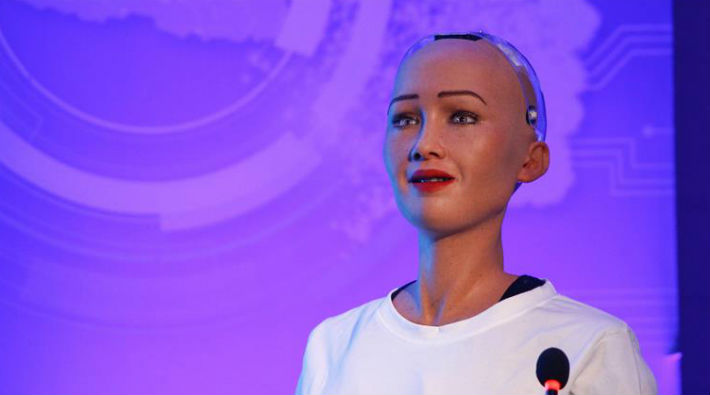 Robot Sophia Etiyopya'da fuara katıldı