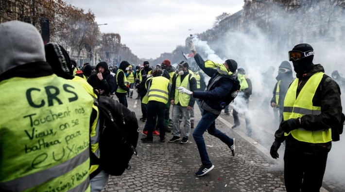 Sarı Yelekliler eylemlerinde 5. hafta: Macron istifa!