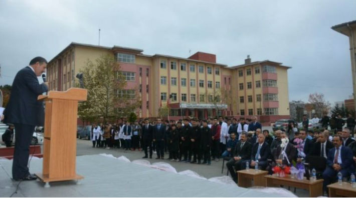İstanbul'un göbeğinde bir aydır kaloriferleri yanmayan okul