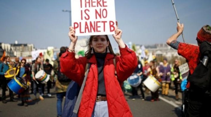 Londralı çevreciler yolları kapatıyor: En az 500 gözaltı