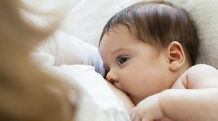Yüz binlerce bebek emzirilmediği için ölüyor